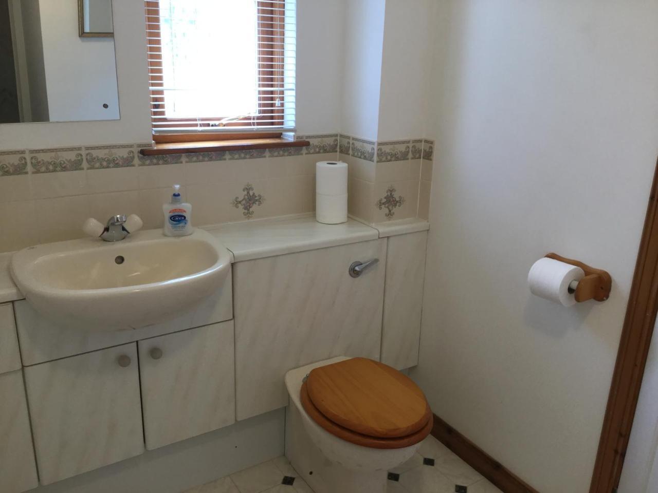 Two-Bedroom Apartment - Golf View Free Parking Inverness Buitenkant foto